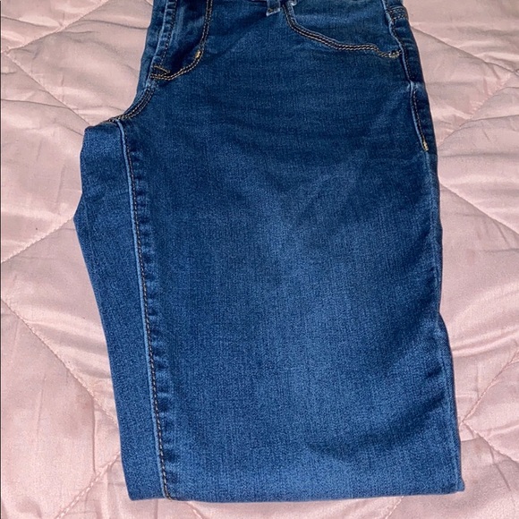 Jeans - Picture 2 of 4